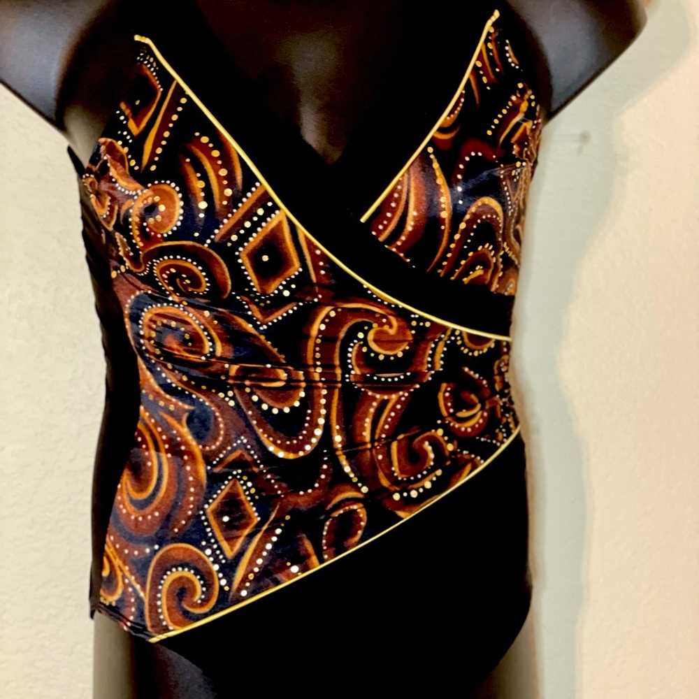 One piece swimming suit